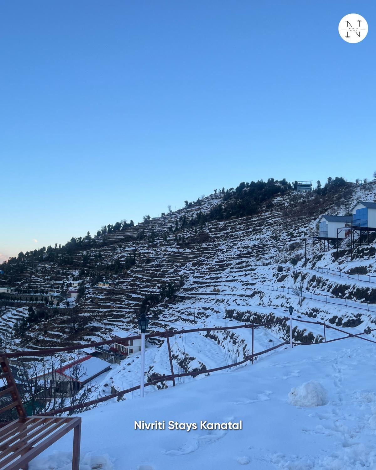 Nivriti Stays Kanatal Ngoại thất bức ảnh