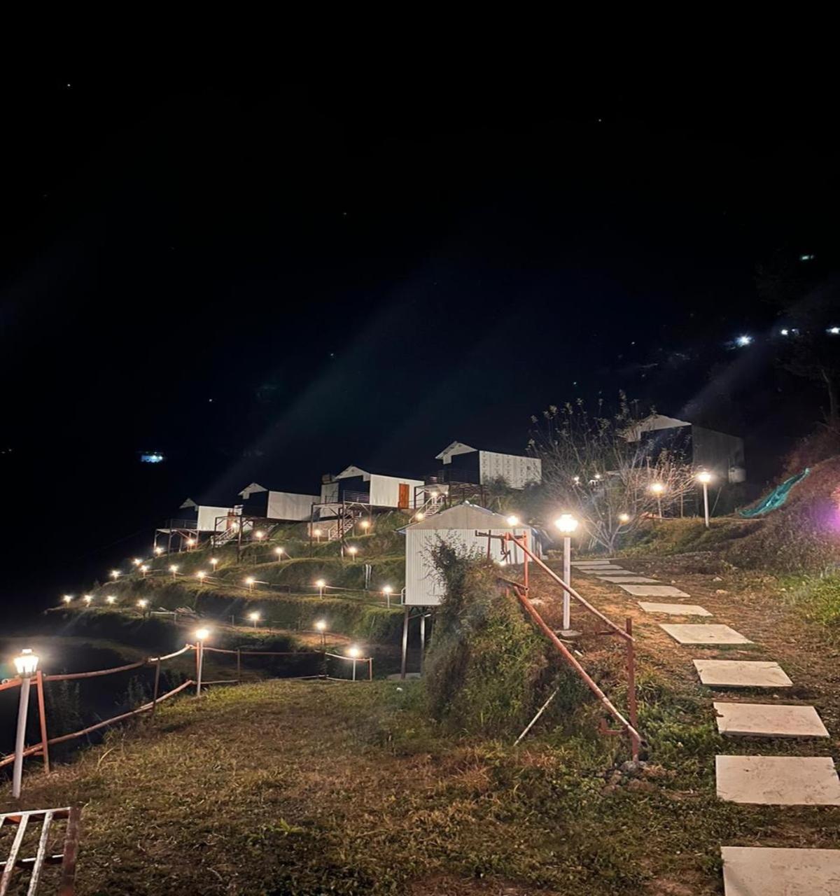 Nivriti Stays Kanatal Ngoại thất bức ảnh